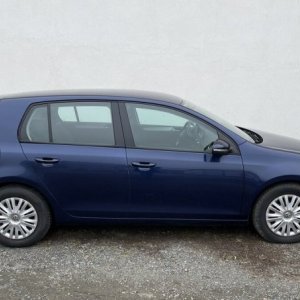 foto VW Golf 1.6 TDi nowe: wtryskiwacze, zawór rg, sprzęgło, pompa wody, opony zimowe