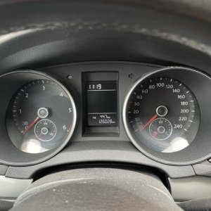 foto VW Golf 1.6 TDi nowe: wtryskiwacze, zawór rg, sprzęgło, pompa wody, opony zimowe