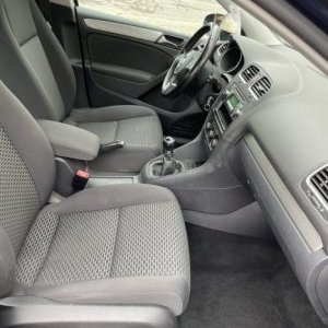 foto VW Golf 1.6 TDi nowe: wtryskiwacze, zawór rg, sprzęgło, pompa wody, opony zimowe