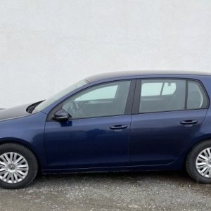 foto VW Golf 1.6 TDi nowe: wtryskiwacze, zawór rg, sprzęgło, pompa wody, opony zimowe